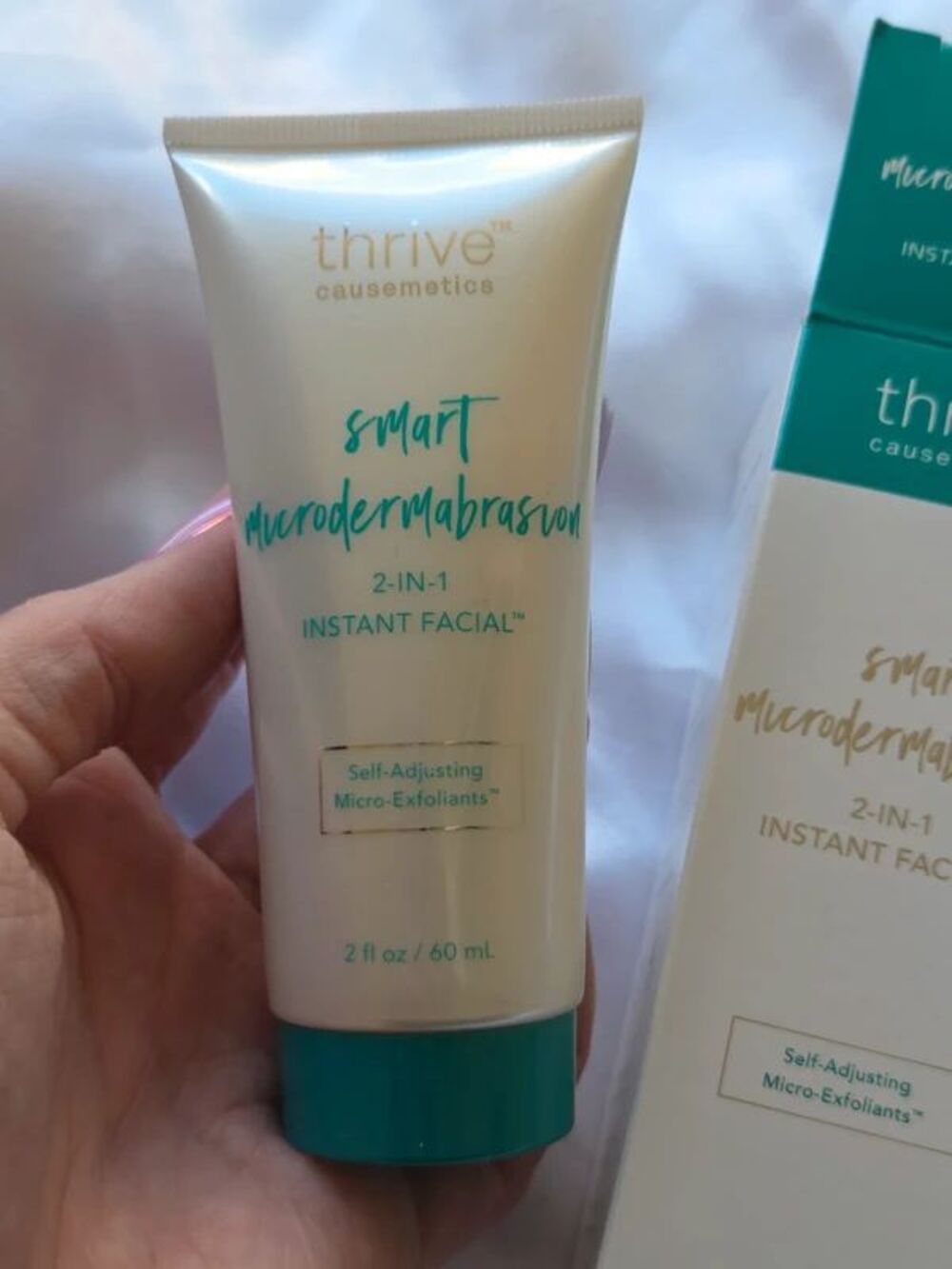 Thrive Smart Microdermabrasion 2 in 1 Instant Exfoliating Facial - Picture 2 of 13